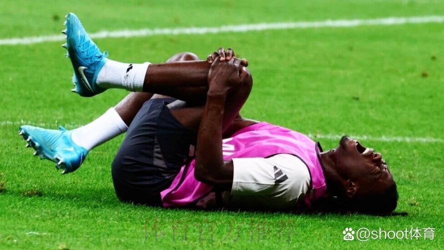 皇马官方:卡马文加右膝外侧韧带断裂 将伤缺2个月